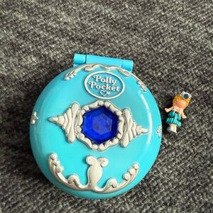 Vintage Gem Polly Pocket Blue Compact with Doll